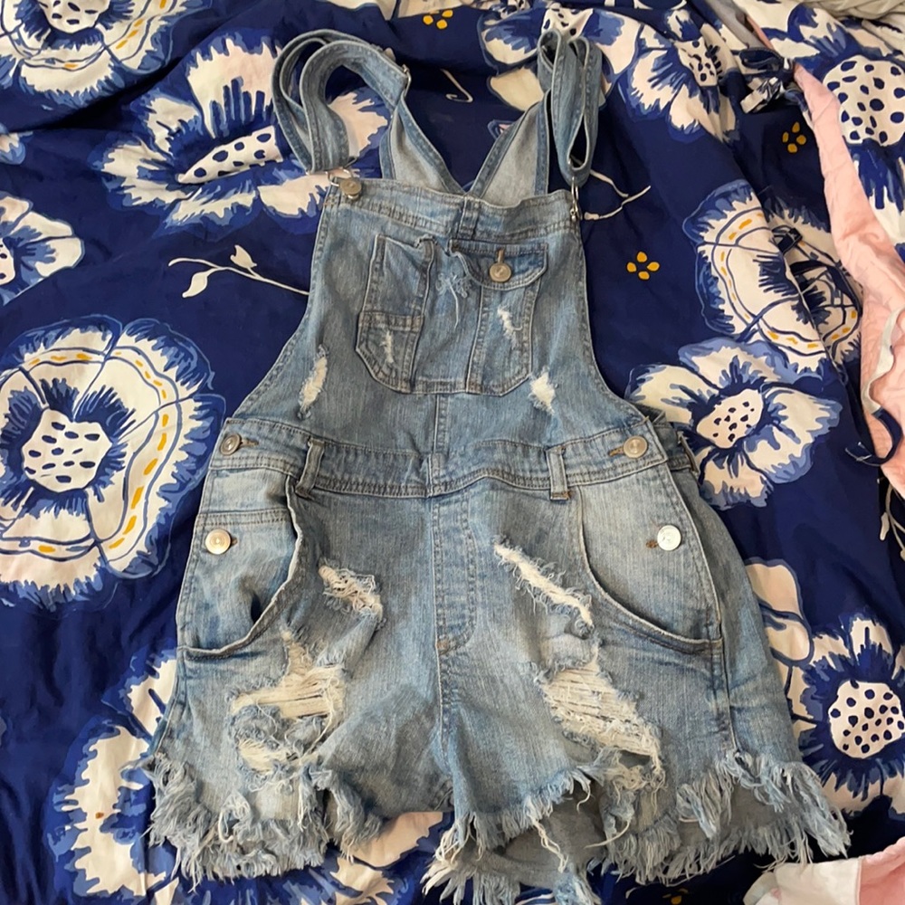 Short overalls